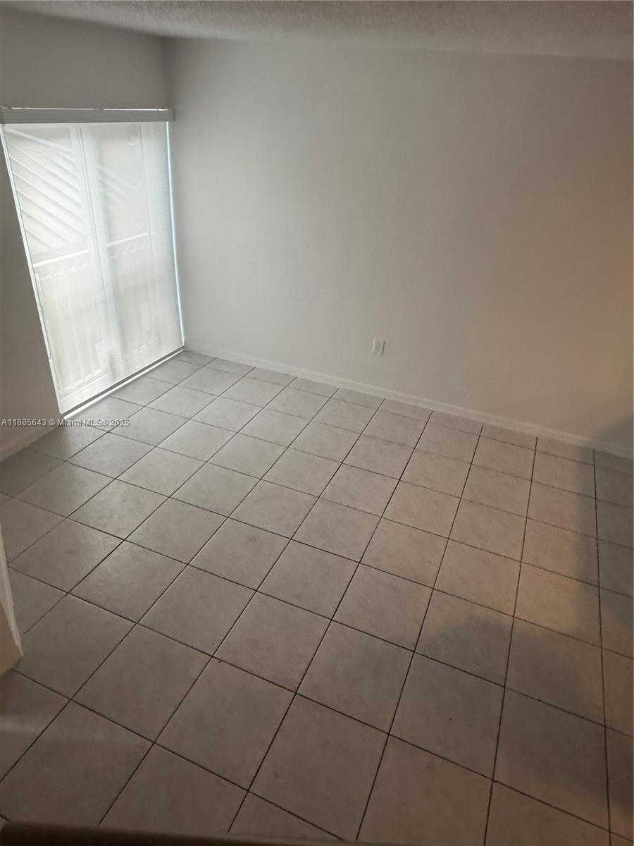 Small Image of Miami Number 10
