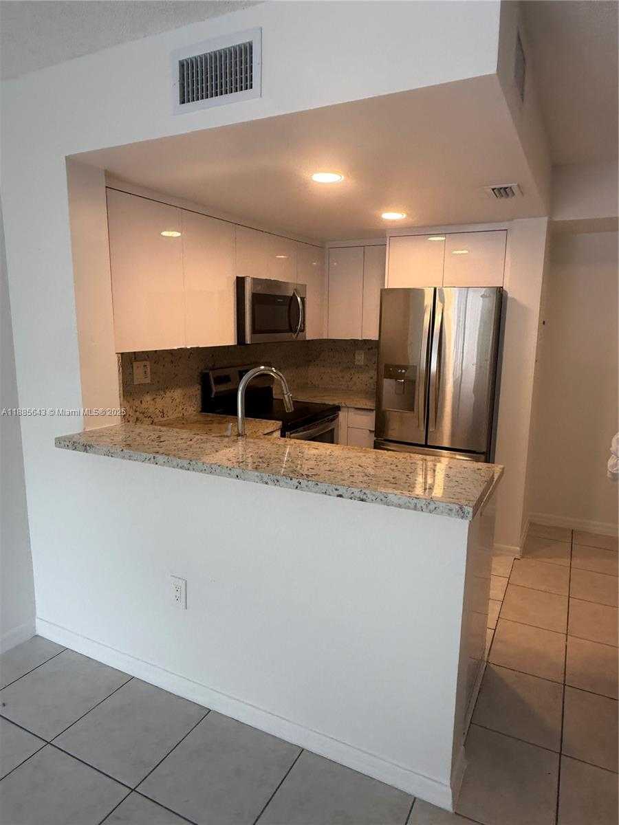 Small Image of Miami Number 3