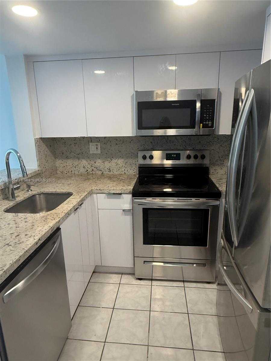 Small Image of Miami Number 4