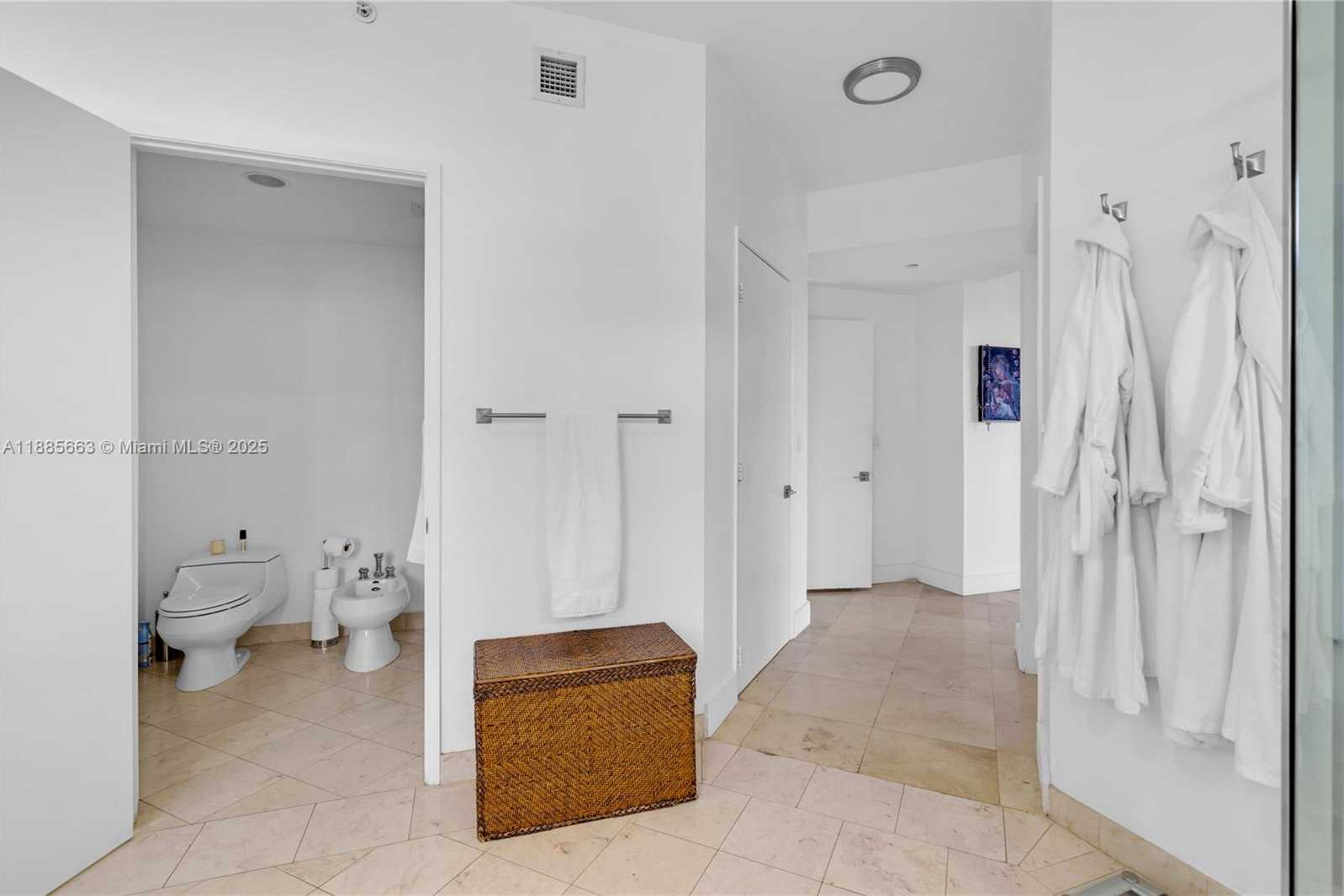 Small Image of 737 CRANDON BLVD #PH-1, Key Biscayne Number 21
