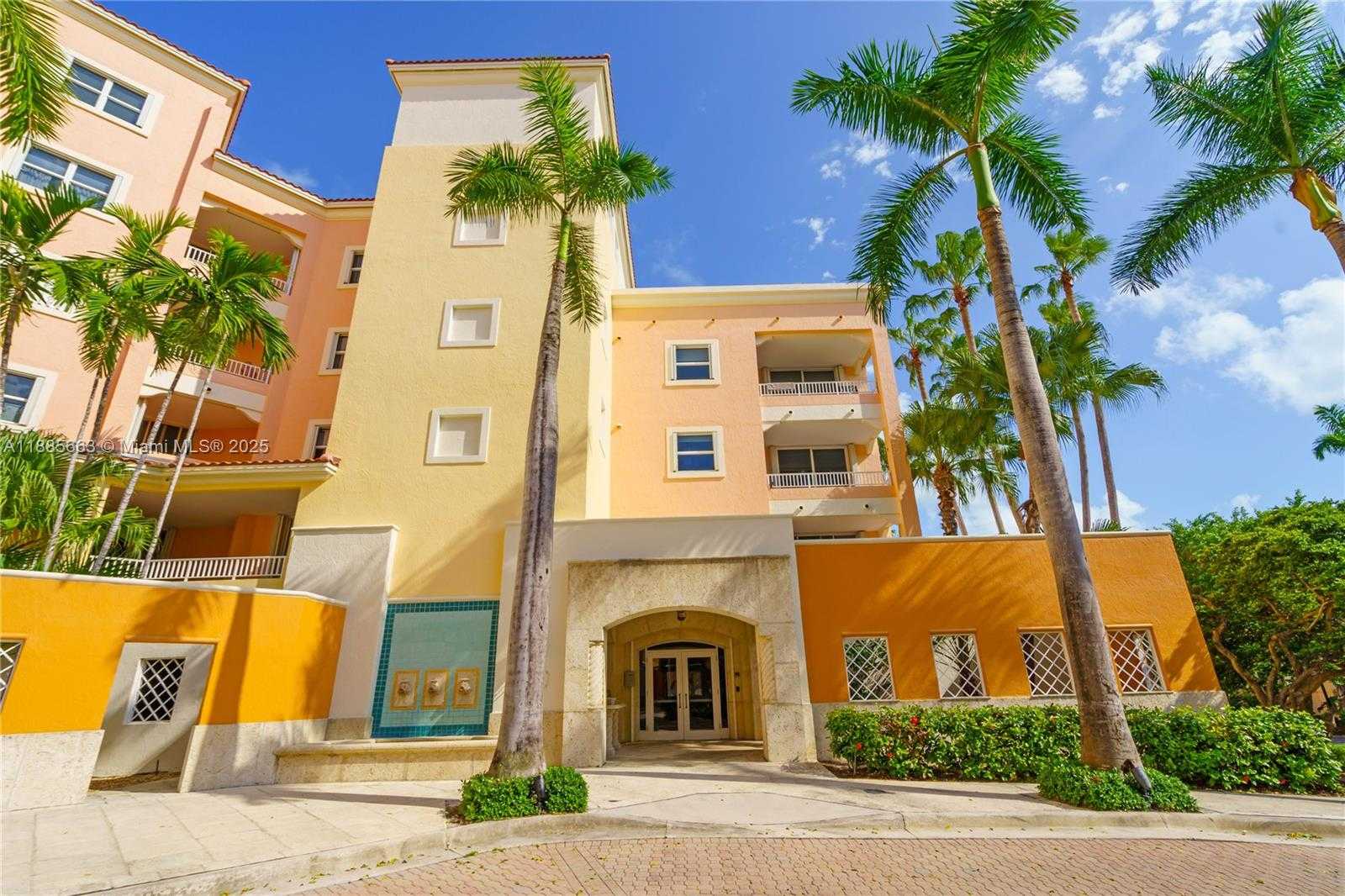 Small Image of 737 CRANDON BLVD #PH-1, Key Biscayne Number 32