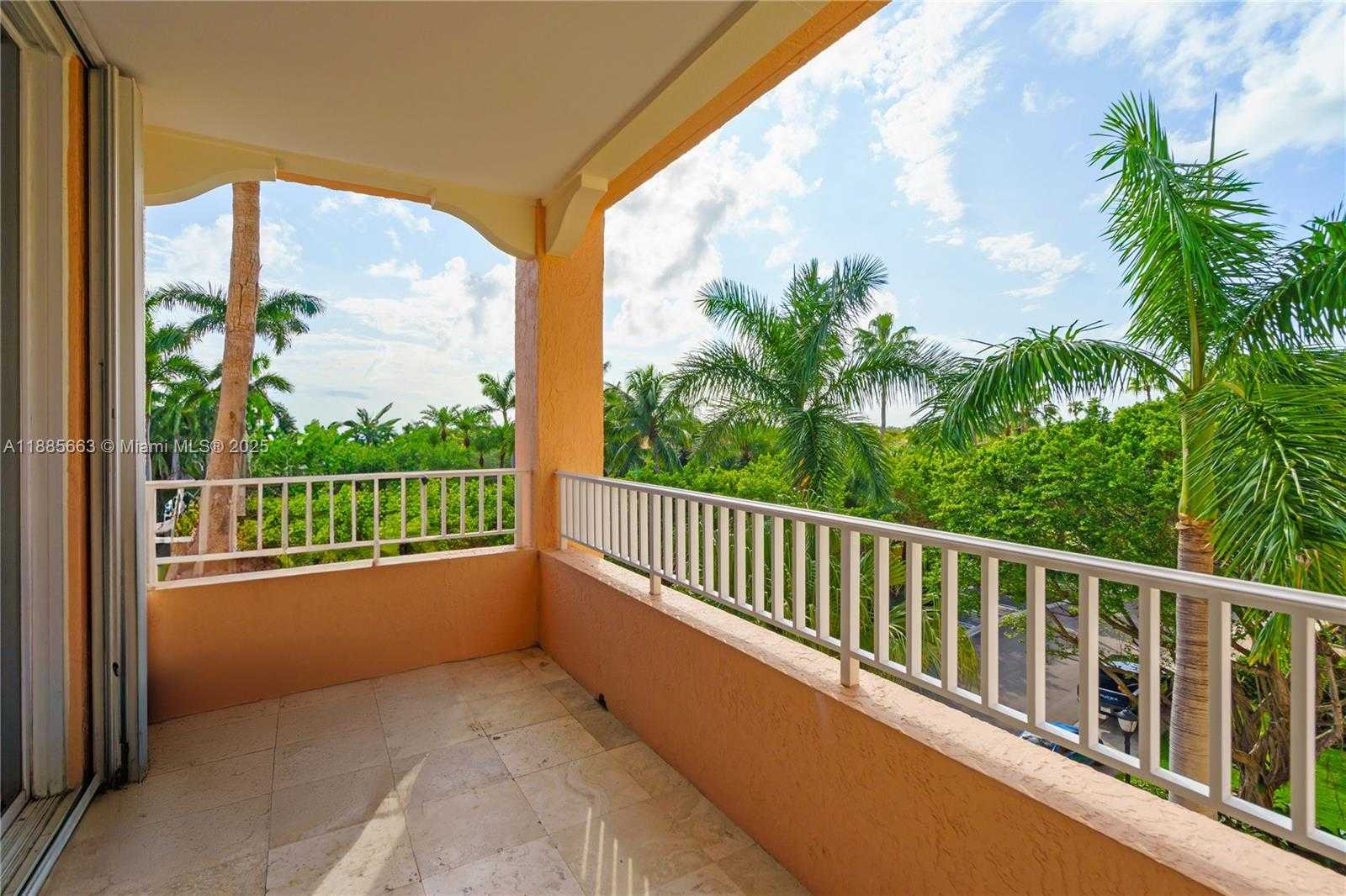 Small Image of 737 CRANDON BLVD #PH-1, Key Biscayne Number 6