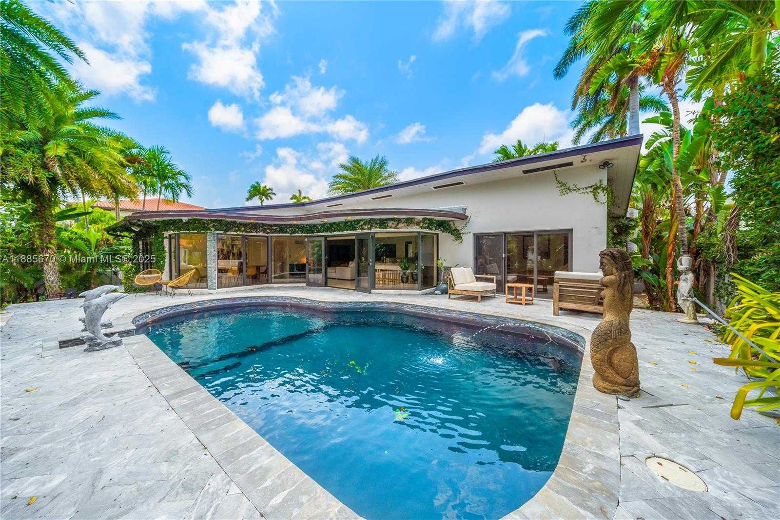 Small Image of 1160 NORTH EAST 91ST ST, Miami Number 3