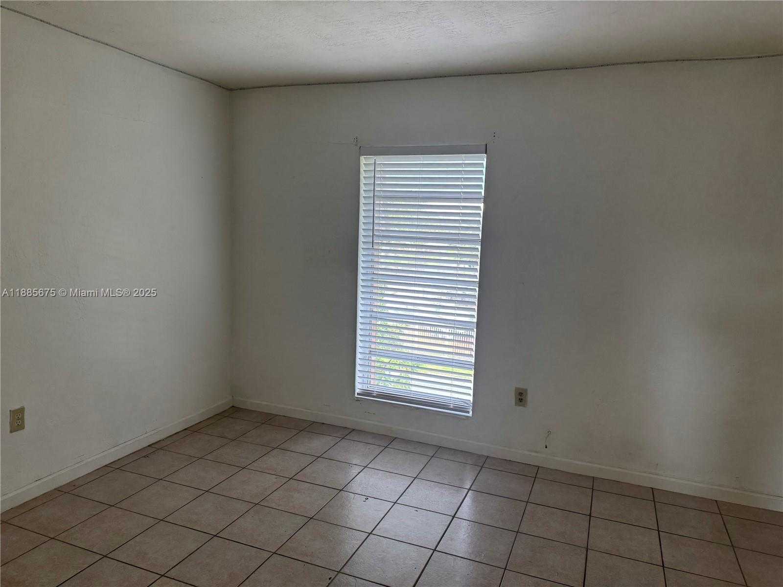 Small Image of 1280 WEST 54TH ST #310B, Hialeah Number 5