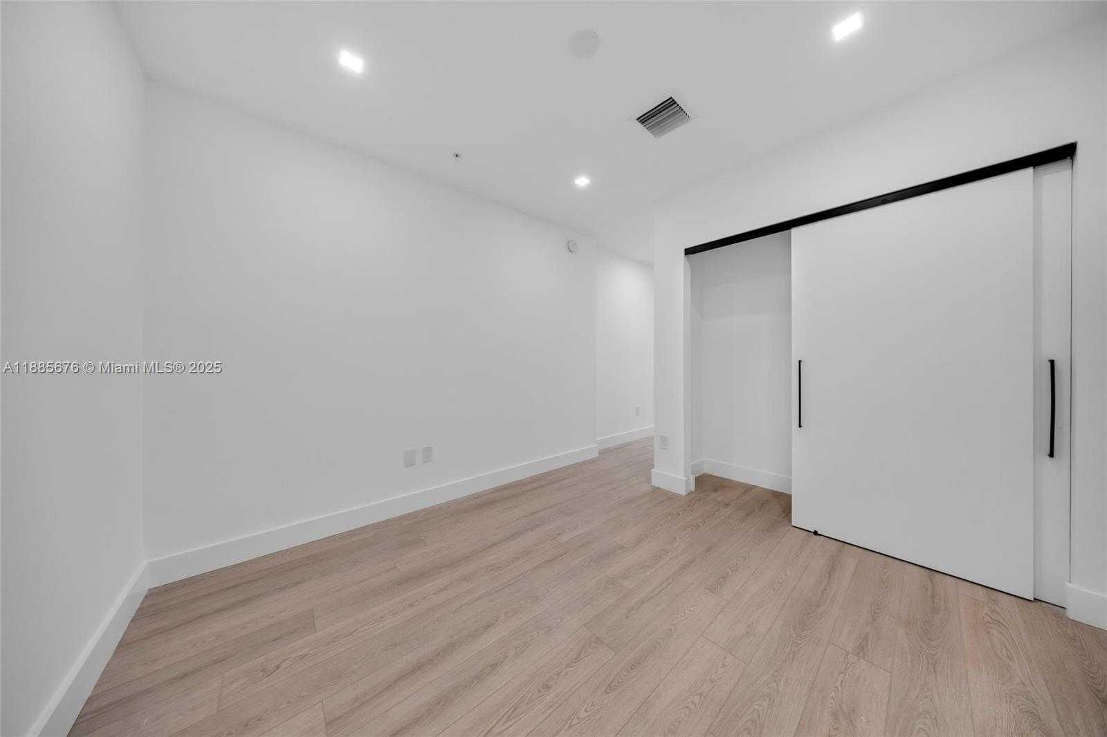 Small Image of 7901 HISPANOLA AVE #2007, North Bay Village Number 23