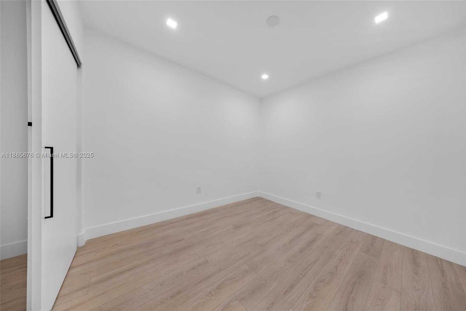 Small Image of 7901 HISPANOLA AVE #2007, North Bay Village Number 25
