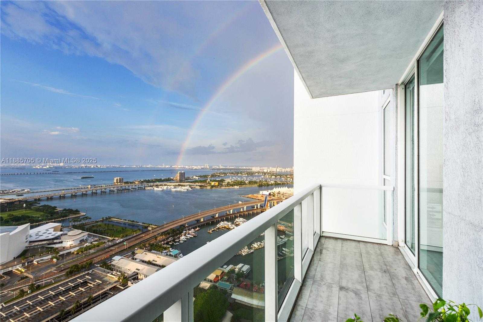 Small Image of 244 BISCAYNE BLVD #4604, Miami Number 11