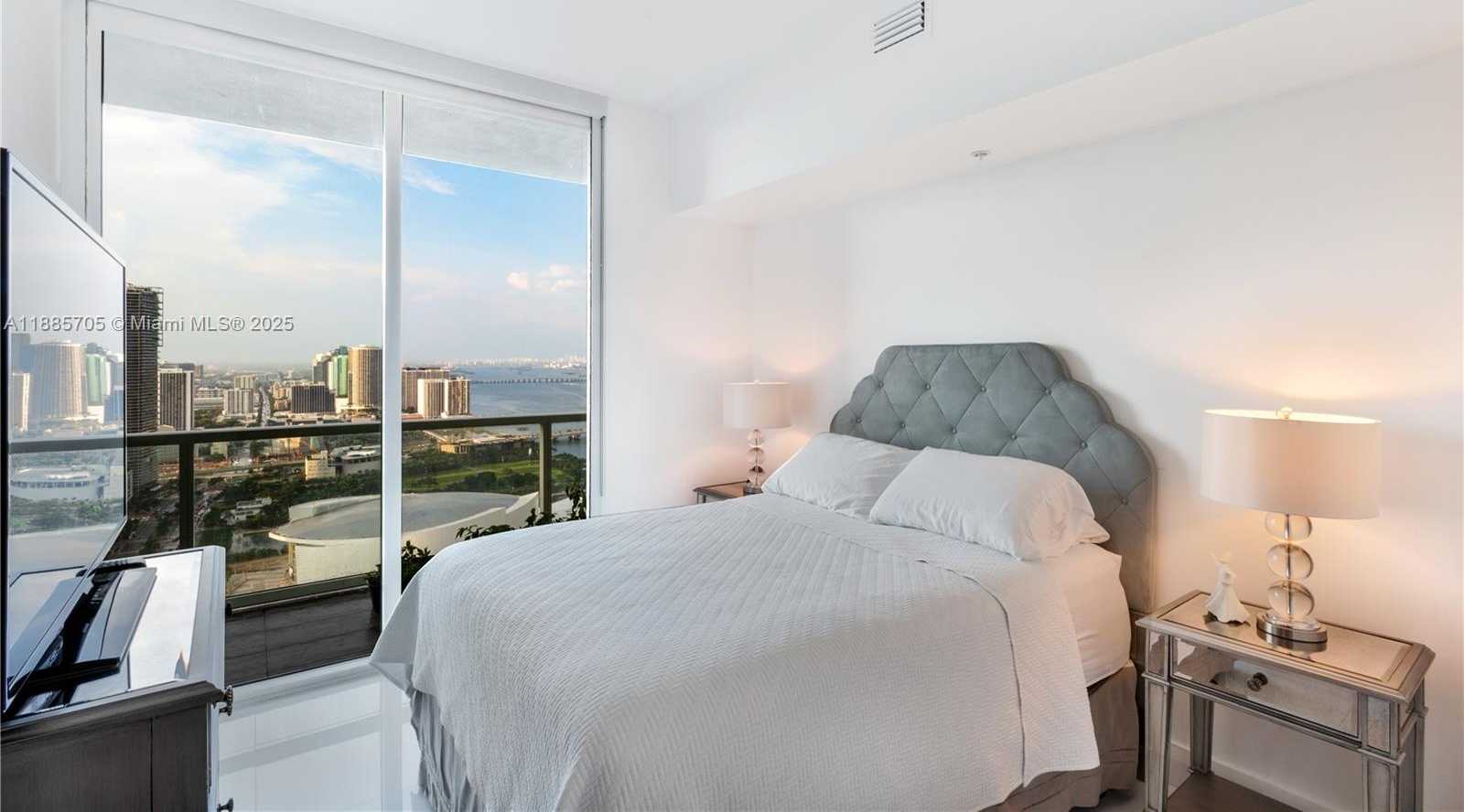 Small Image of 244 BISCAYNE BLVD #4604, Miami Number 12
