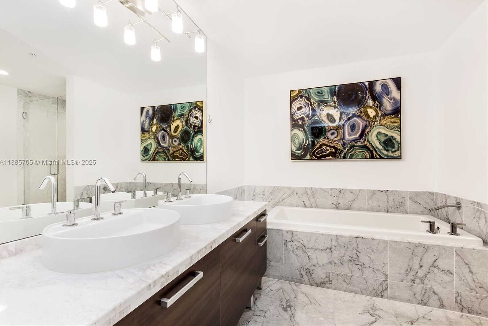 Small Image of 244 BISCAYNE BLVD #4604, Miami Number 16
