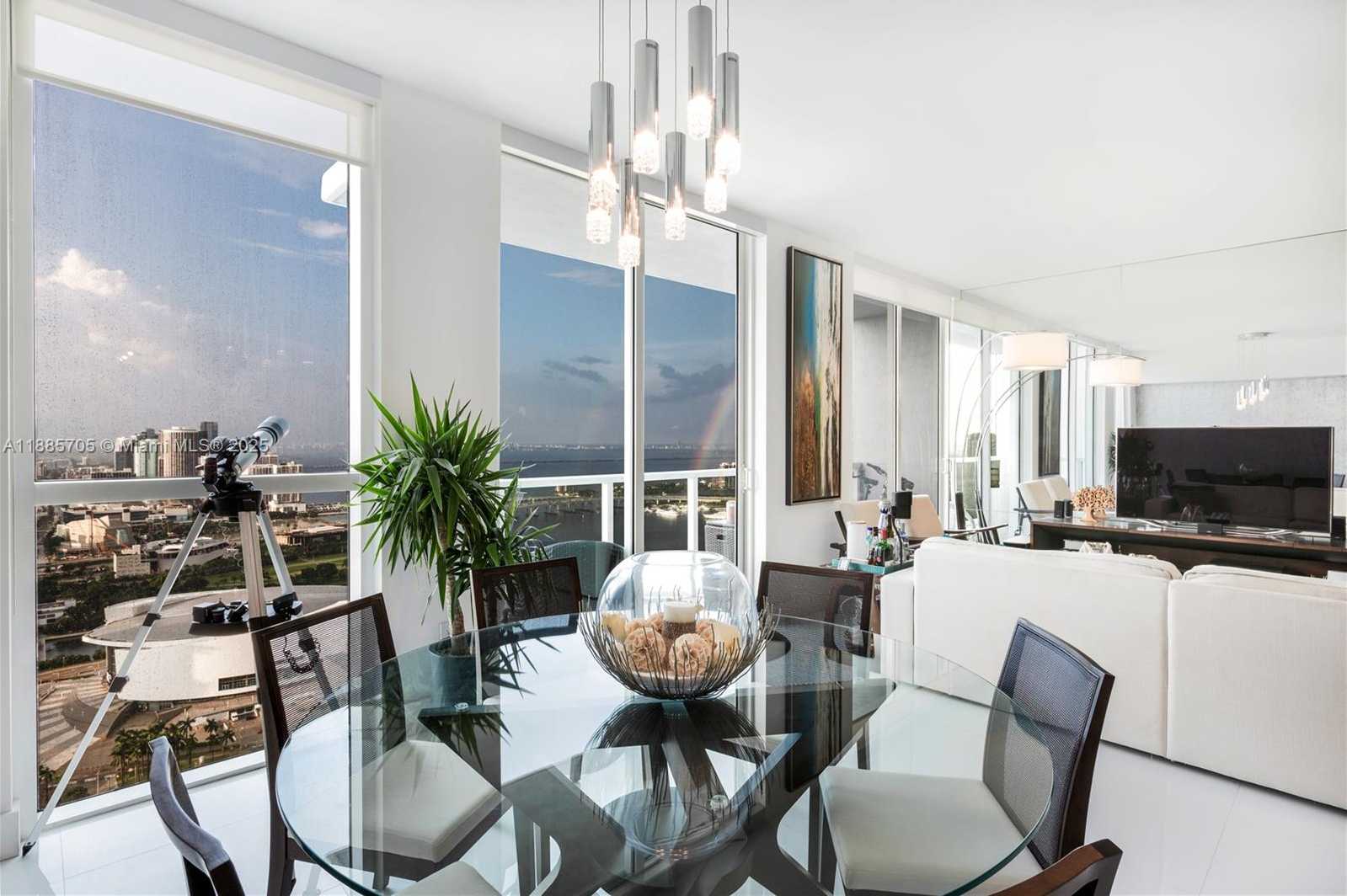 Small Image of 244 BISCAYNE BLVD #4604, Miami Number 2