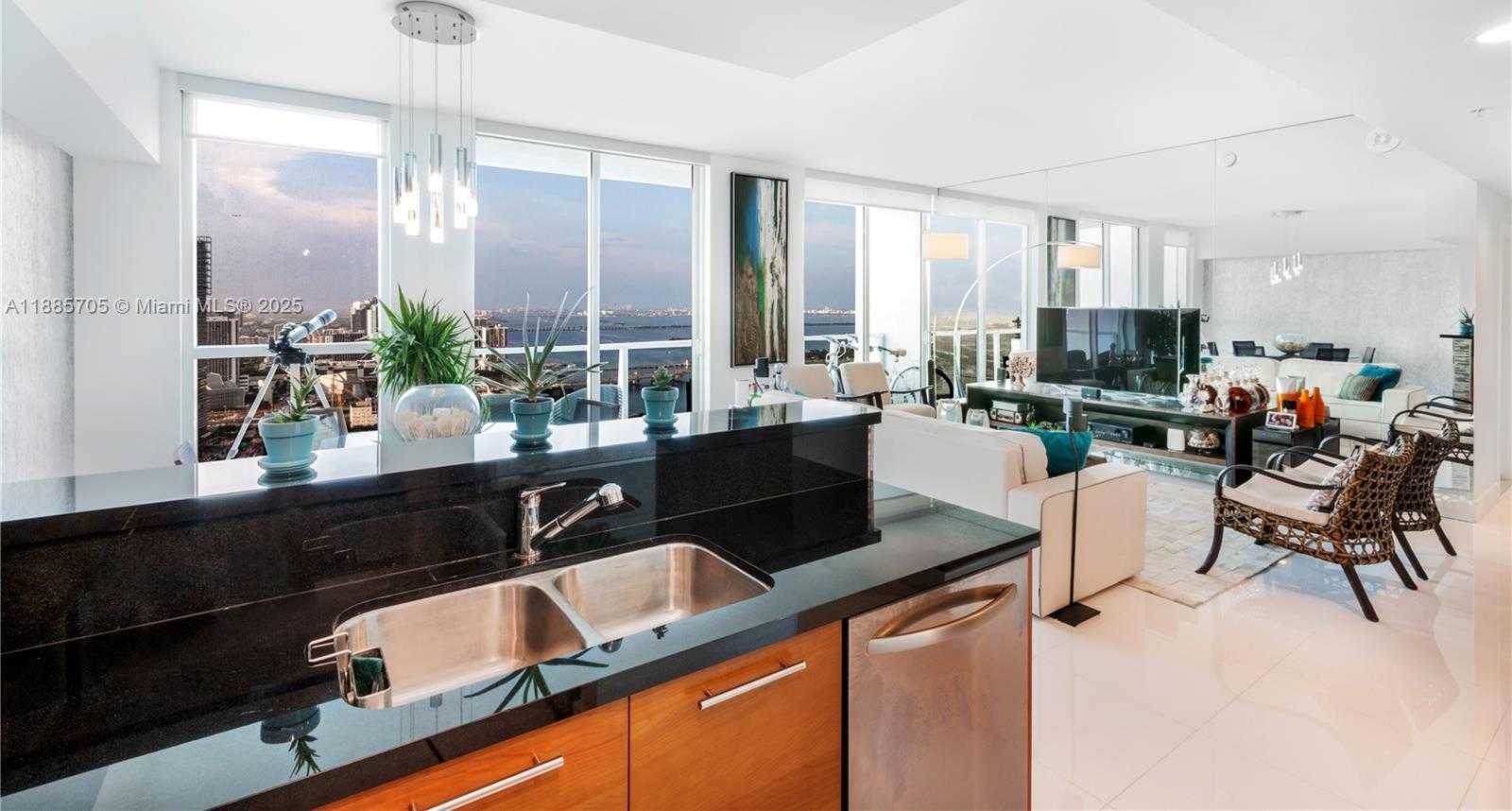 Small Image of 244 BISCAYNE BLVD #4604, Miami Number 30