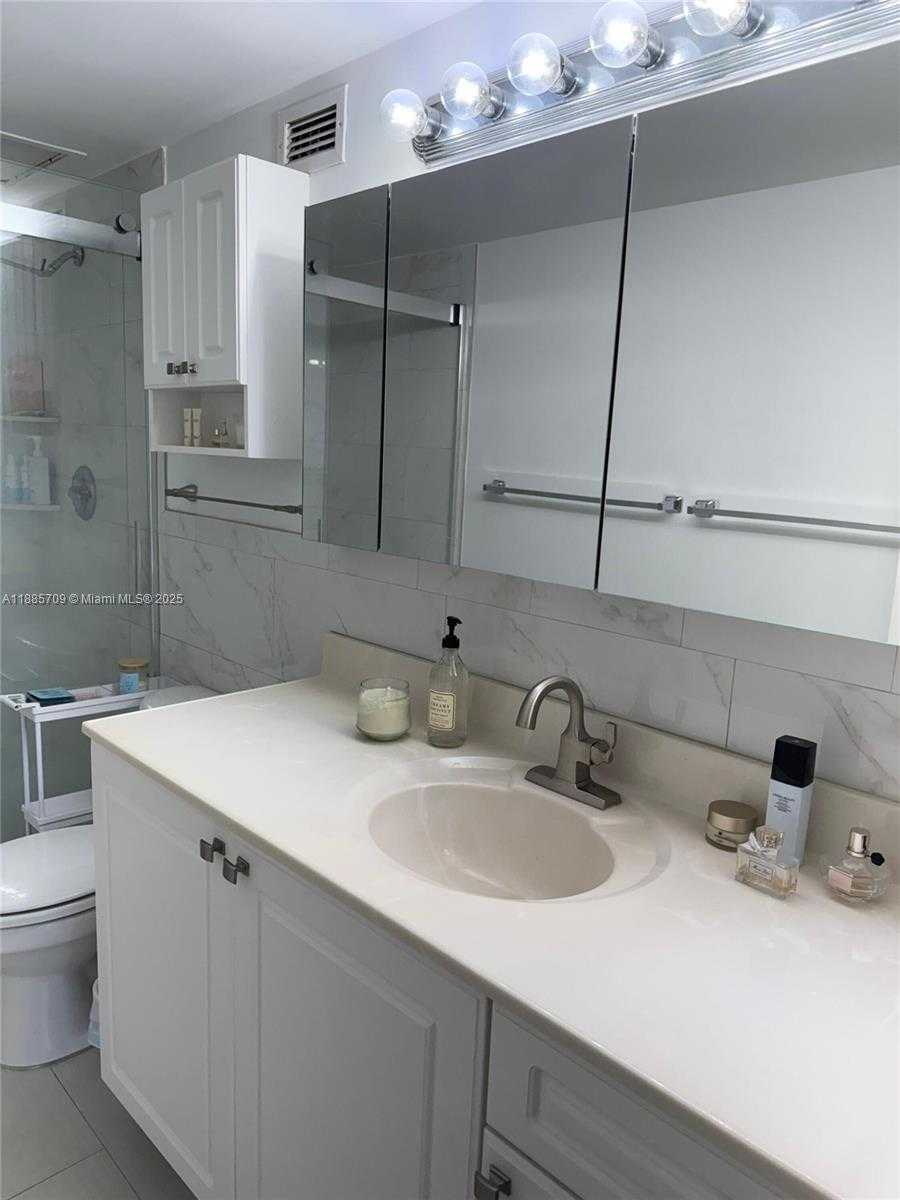 Small Image of 2501 SOUTH OCEAN DR #535, Hollywood Number 26