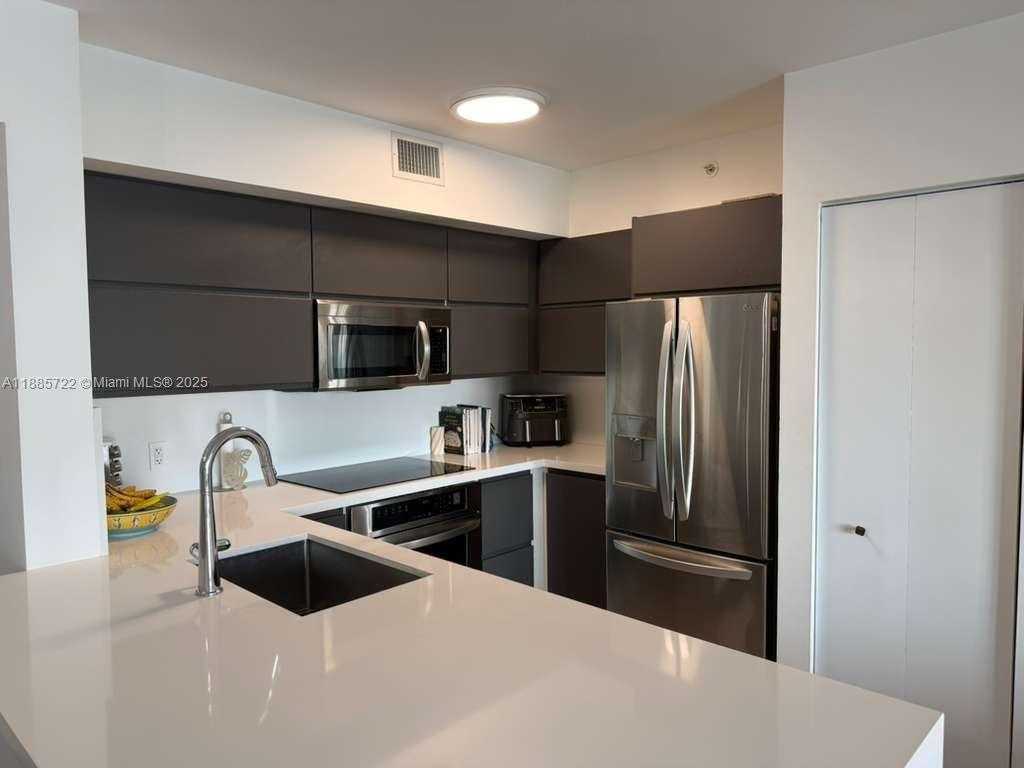 Small Image of Miami Number 3