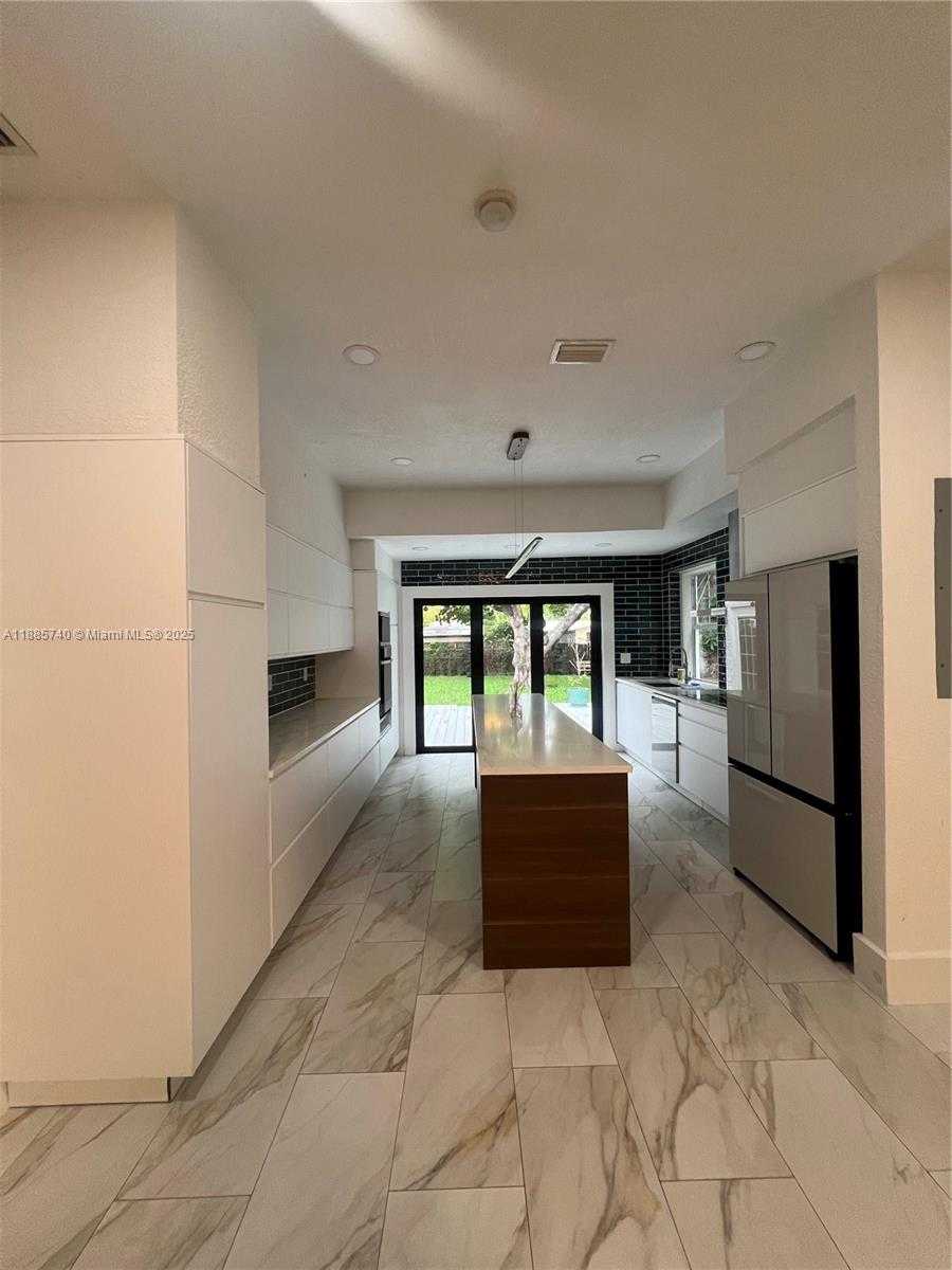 Small Image of 130 SOUTH WEST 1ST AVE #130, Hallandale Beach Number 14