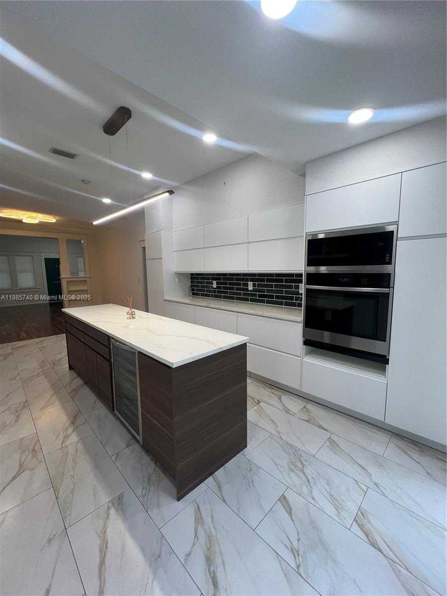 Small Image of 130 SOUTH WEST 1ST AVE #130, Hallandale Beach Number 15