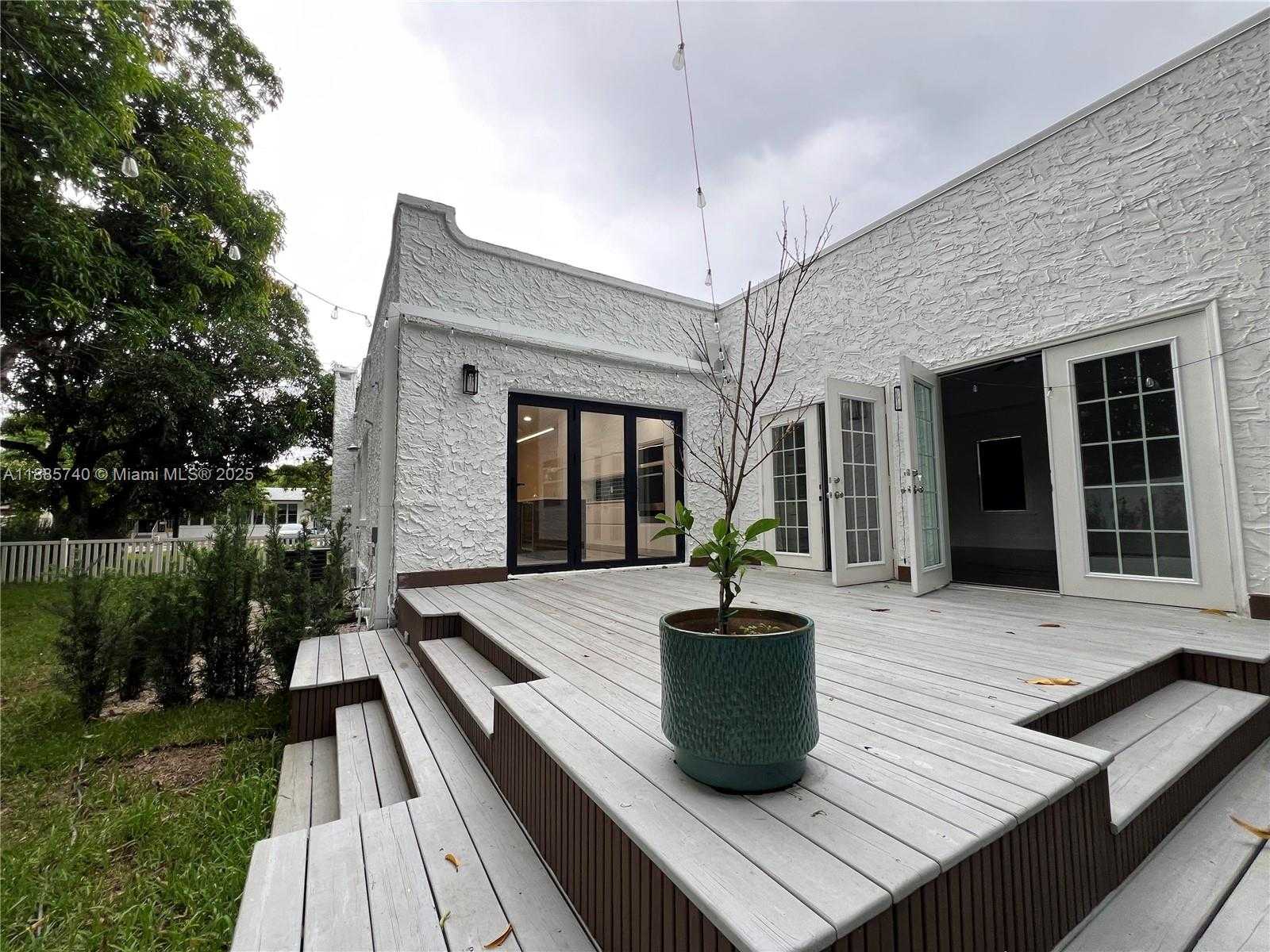 Small Image of 130 SOUTH WEST 1ST AVE #130, Hallandale Beach Number 33