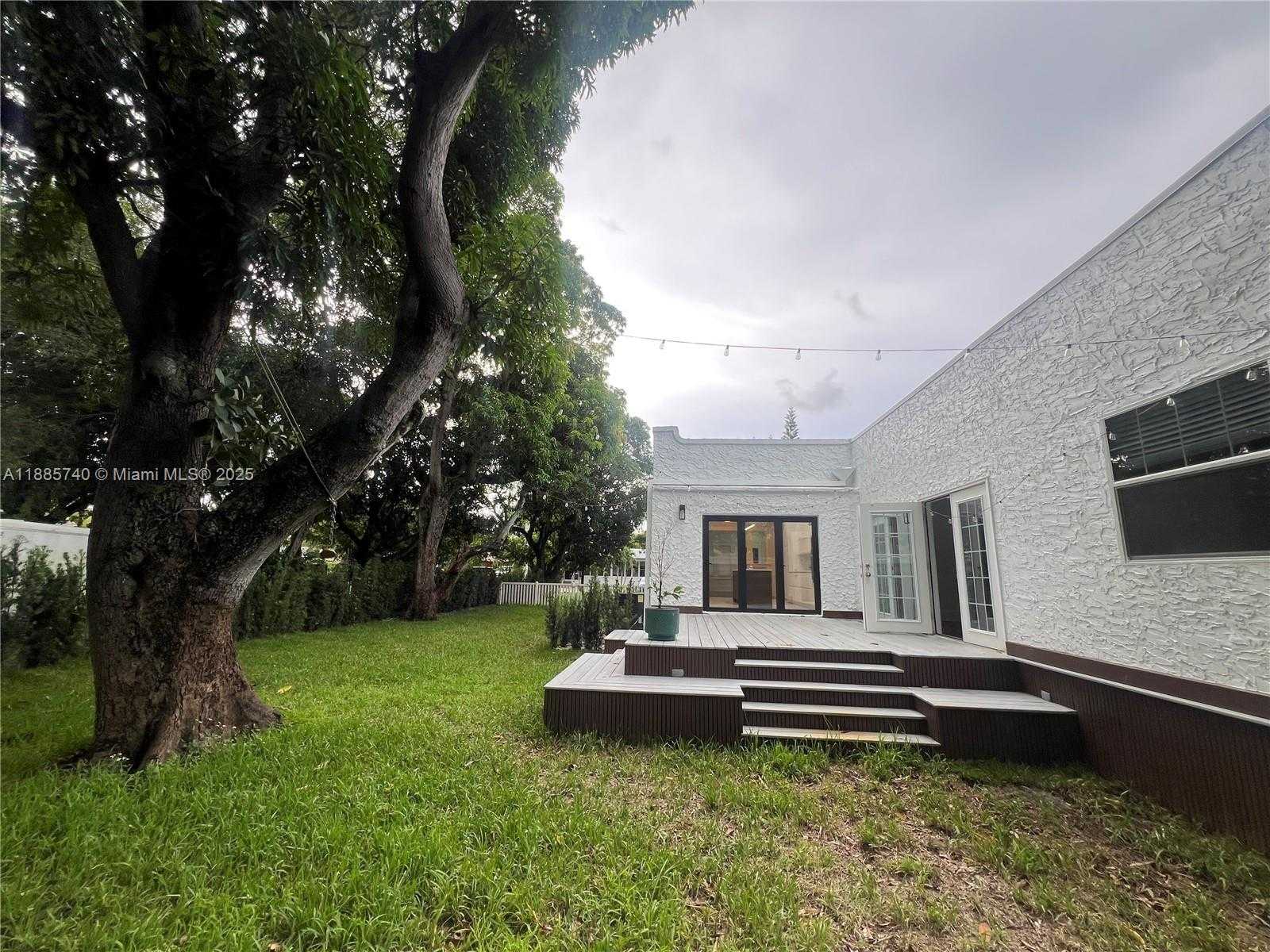 Small Image of 130 SOUTH WEST 1ST AVE #130, Hallandale Beach Number 34