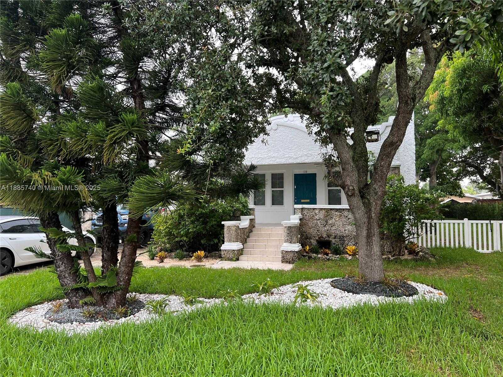 Small Image of 130 SOUTH WEST 1ST AVE #130, Hallandale Beach Number 4