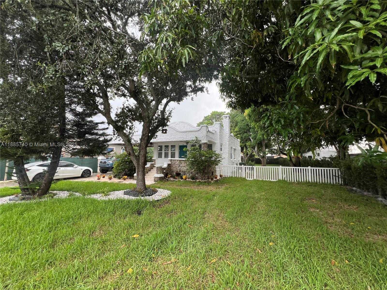 Small Image of 130 SOUTH WEST 1ST AVE #130, Hallandale Beach Number 6