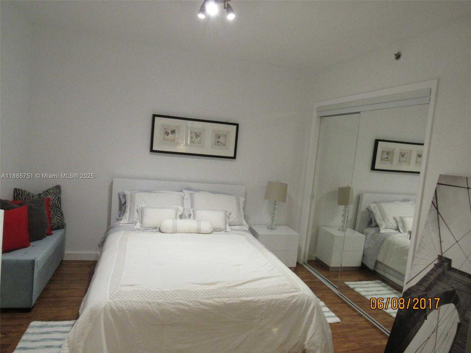 Small Image of 1830 SOUTH OCEAN DR #1509, Hallandale Beach Number 5