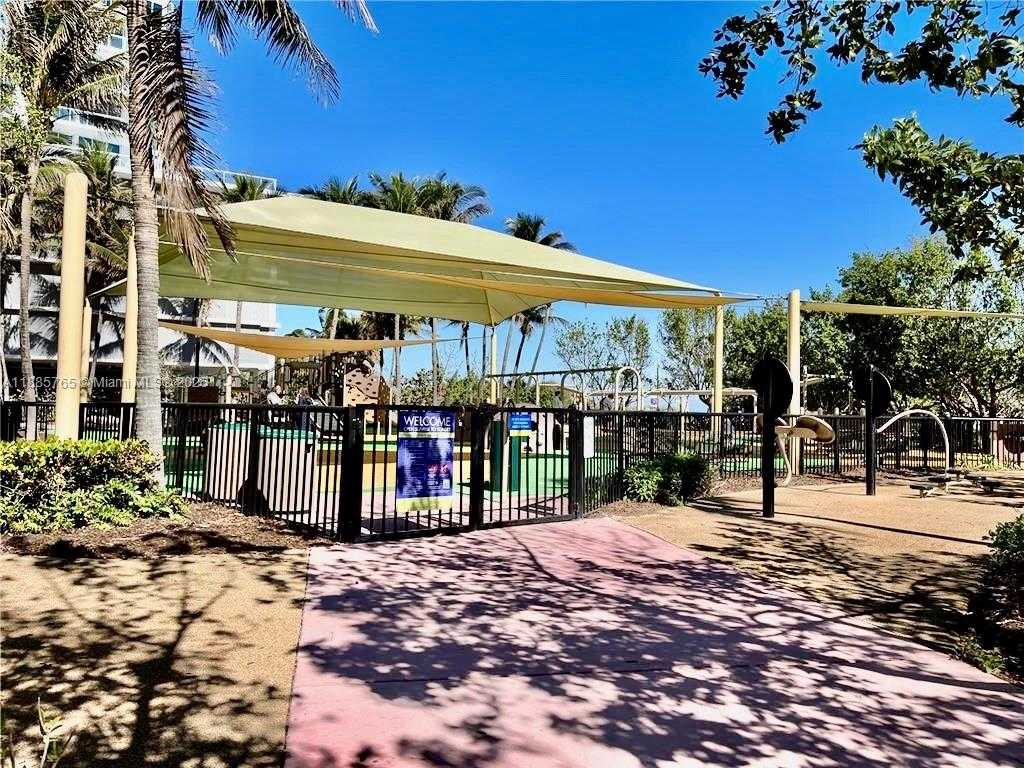 Small Image of 6423 COLLINS AVE #207, Miami Beach Number 10