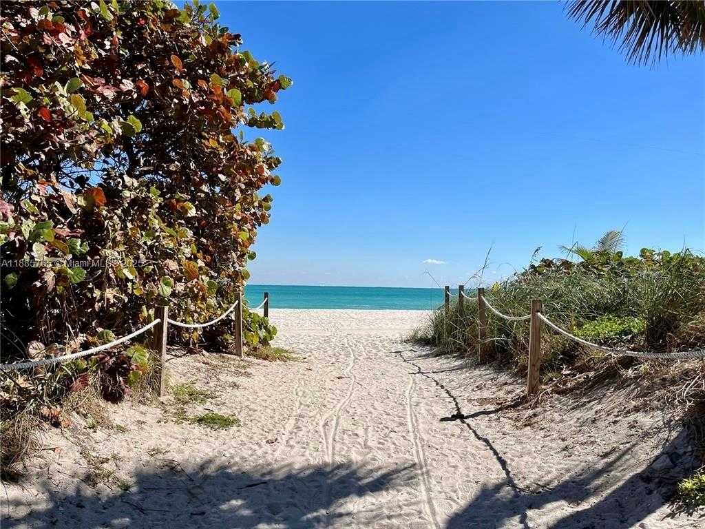 Small Image of 6423 COLLINS AVE #207, Miami Beach Number 3