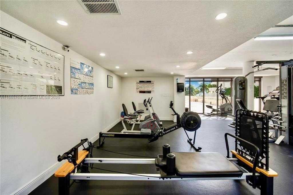 Small Image of 6423 COLLINS AVE #207, Miami Beach Number 33