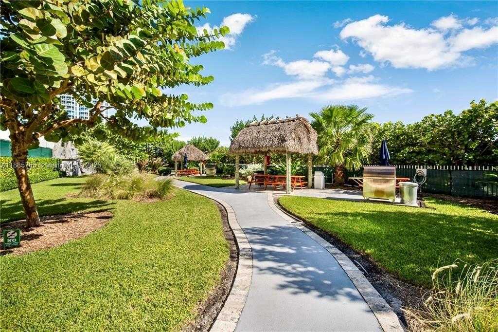 Small Image of 6423 COLLINS AVE #207, Miami Beach Number 36