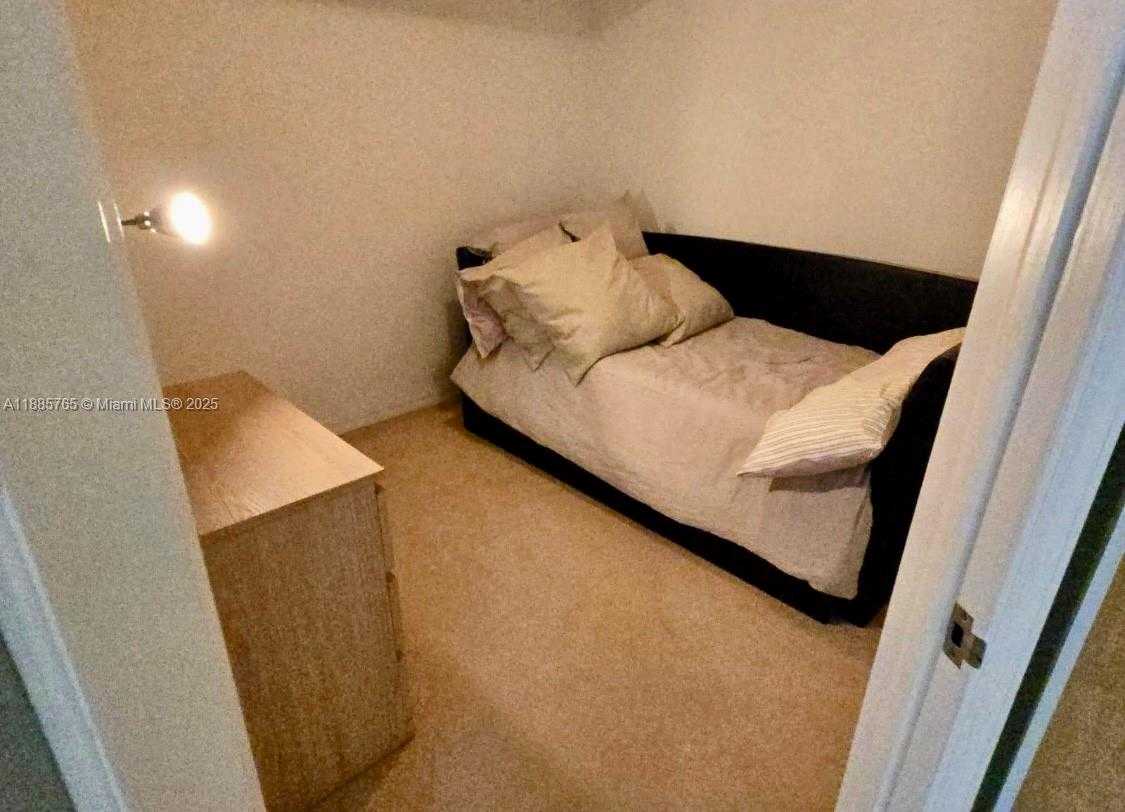 Small Image of 6423 COLLINS AVE #207, Miami Beach Number 42