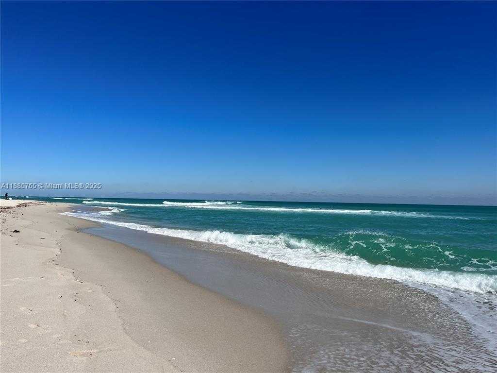 Small Image of 6423 COLLINS AVE #207, Miami Beach Number 5