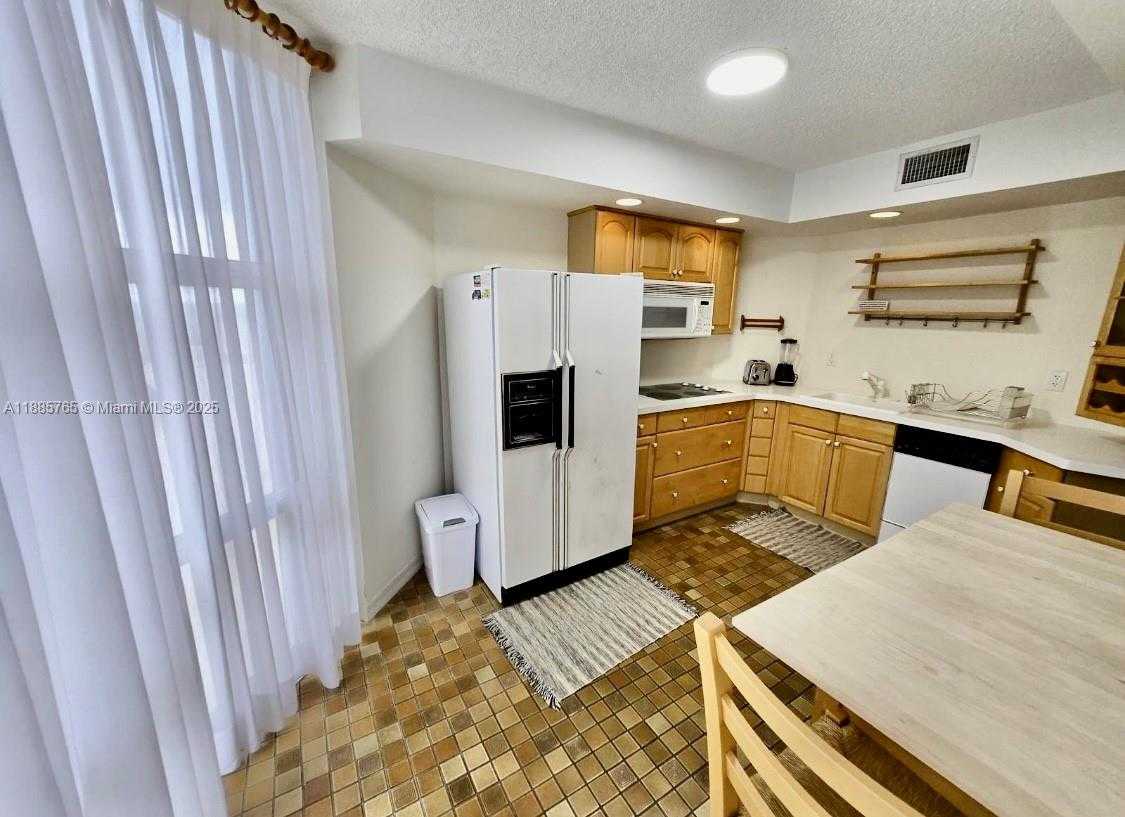 Small Image of 6423 COLLINS AVE #207, Miami Beach Number 50