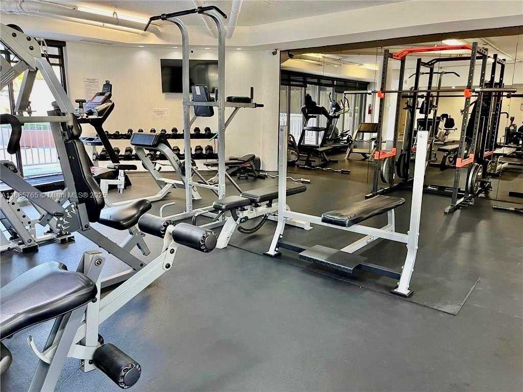 Small Image of 6423 COLLINS AVE #207, Miami Beach Number 6