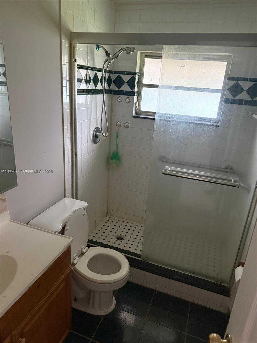 Small Image of 9404 NORTH WEST 70TH ST #9404, Tamarac Number 12