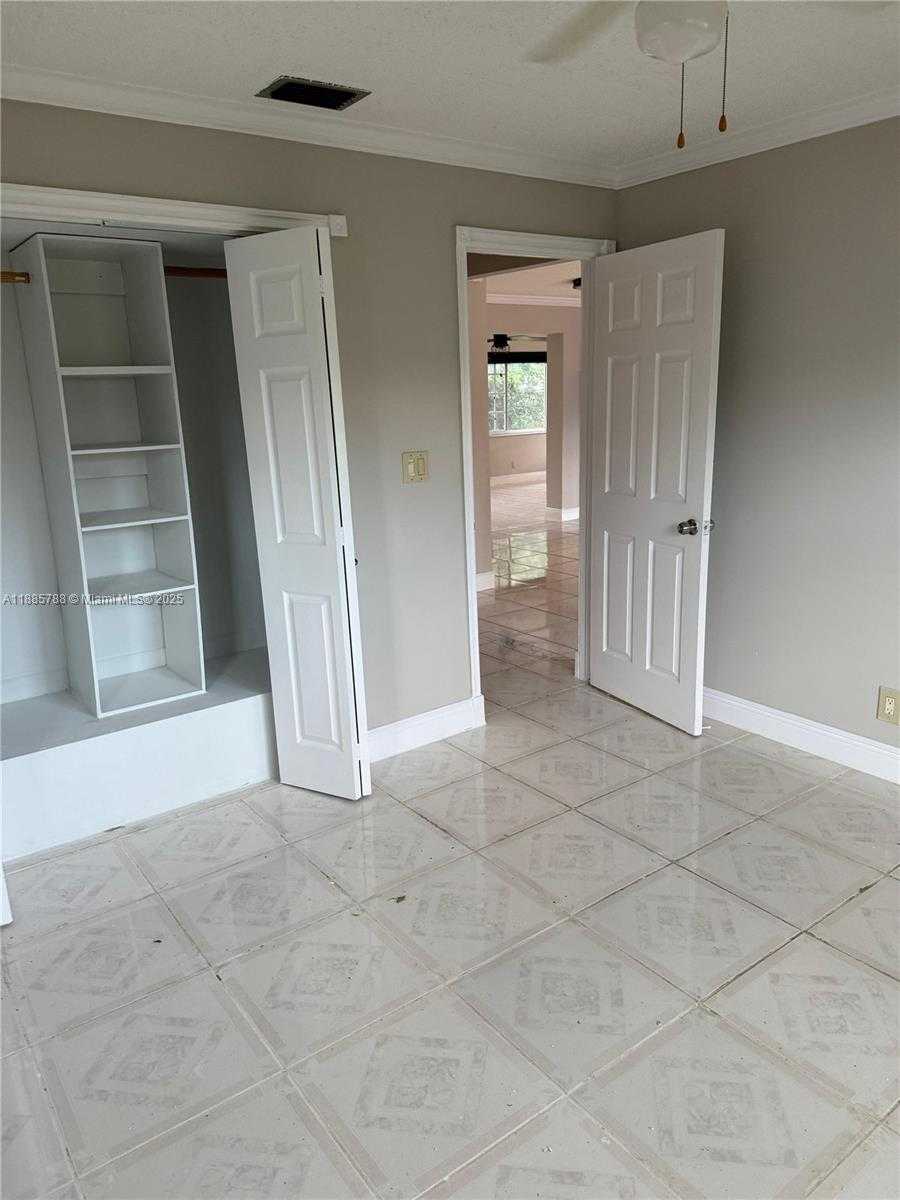Small Image of 9404 NORTH WEST 70TH ST #9404, Tamarac Number 17