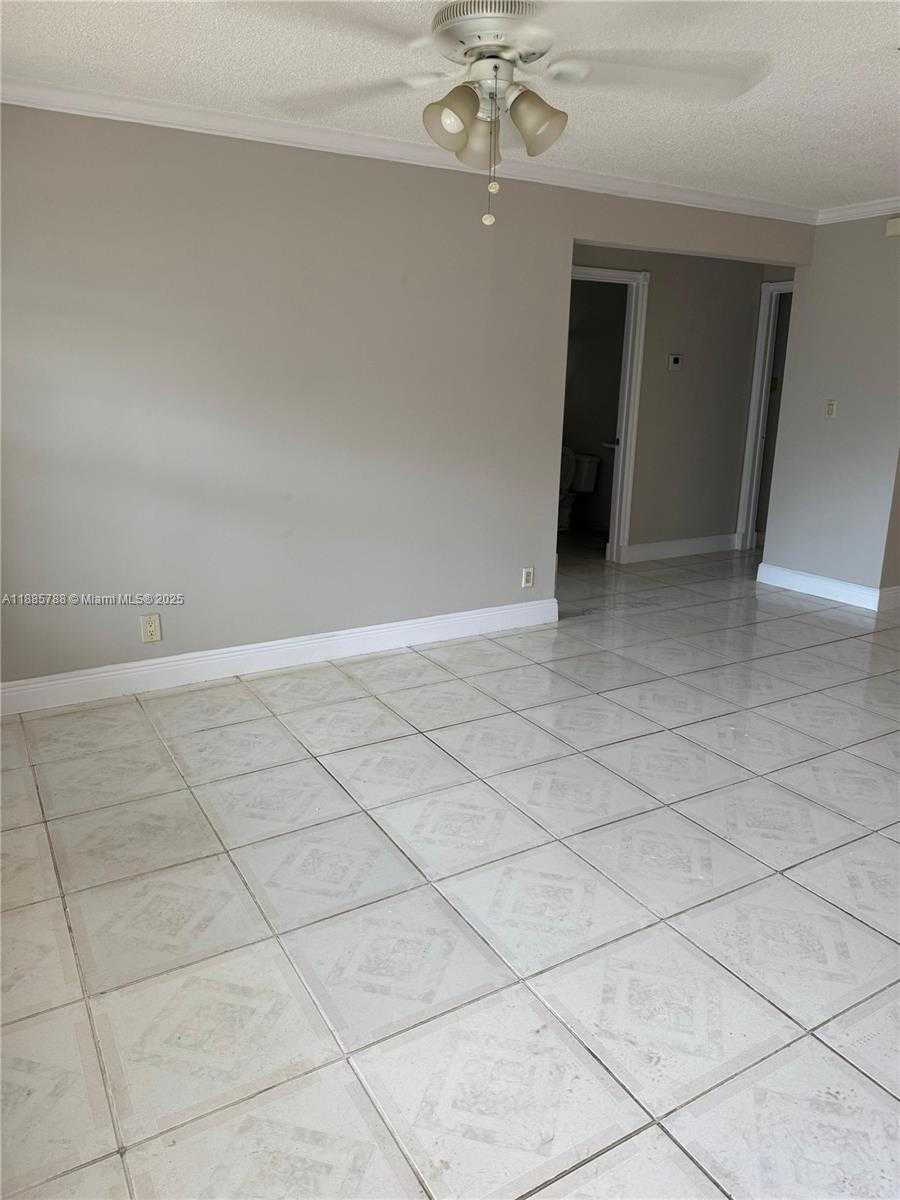 Small Image of 9404 NORTH WEST 70TH ST #9404, Tamarac Number 4