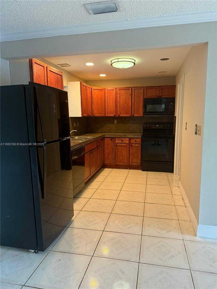 Small Image of 9404 NORTH WEST 70TH ST #9404, Tamarac Number 6