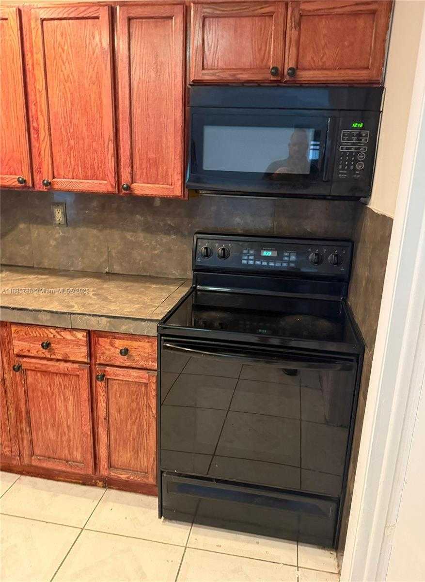 Small Image of 9404 NORTH WEST 70TH ST #9404, Tamarac Number 7