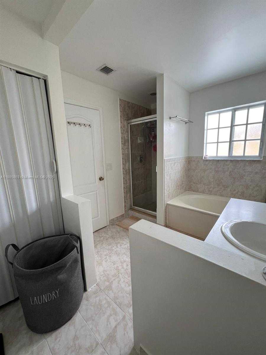 Small Image of 14335 SOUTH WEST 133RD CT #14335, Miami Number 10