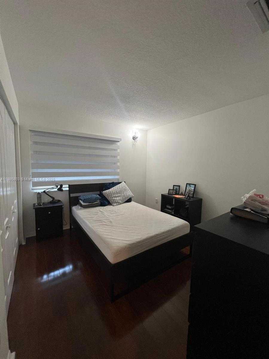 Small Image of 14335 SOUTH WEST 133RD CT #14335, Miami Number 12