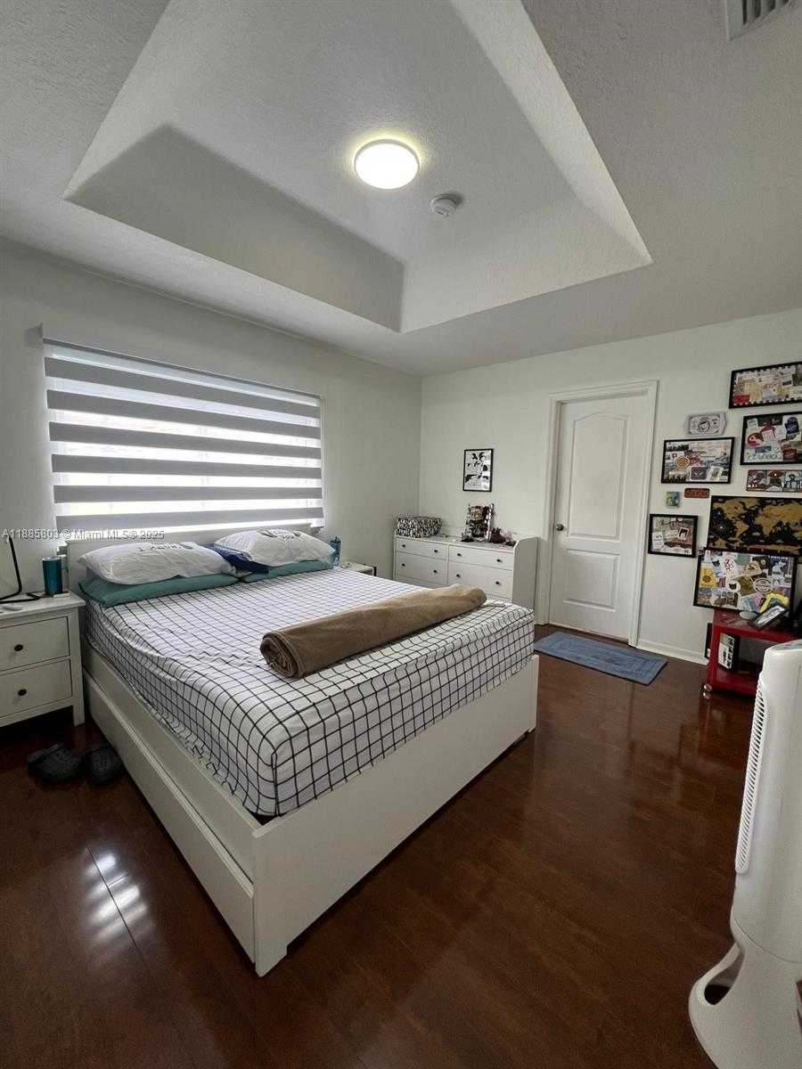 Small Image of 14335 SOUTH WEST 133RD CT #14335, Miami Number 9