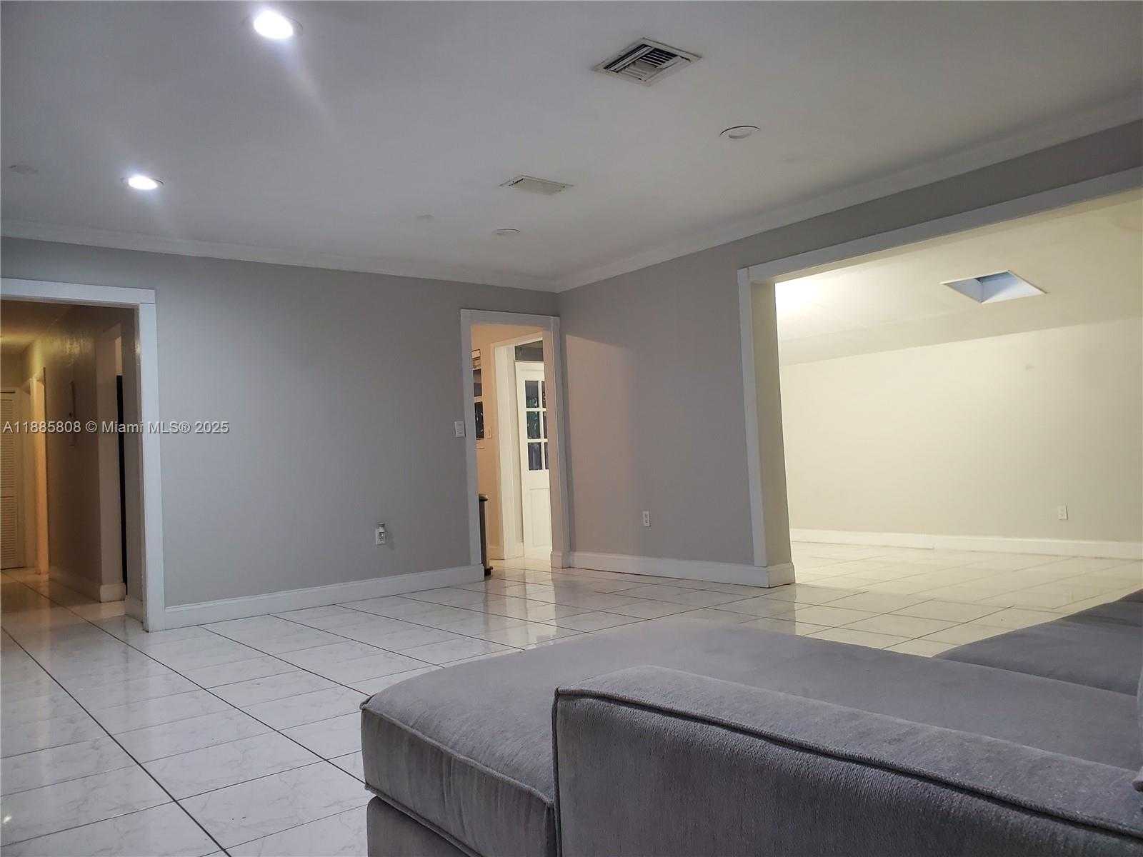 Small Image of 9400 SOUTH WEST 180TH ST, Palmetto Bay Number 23