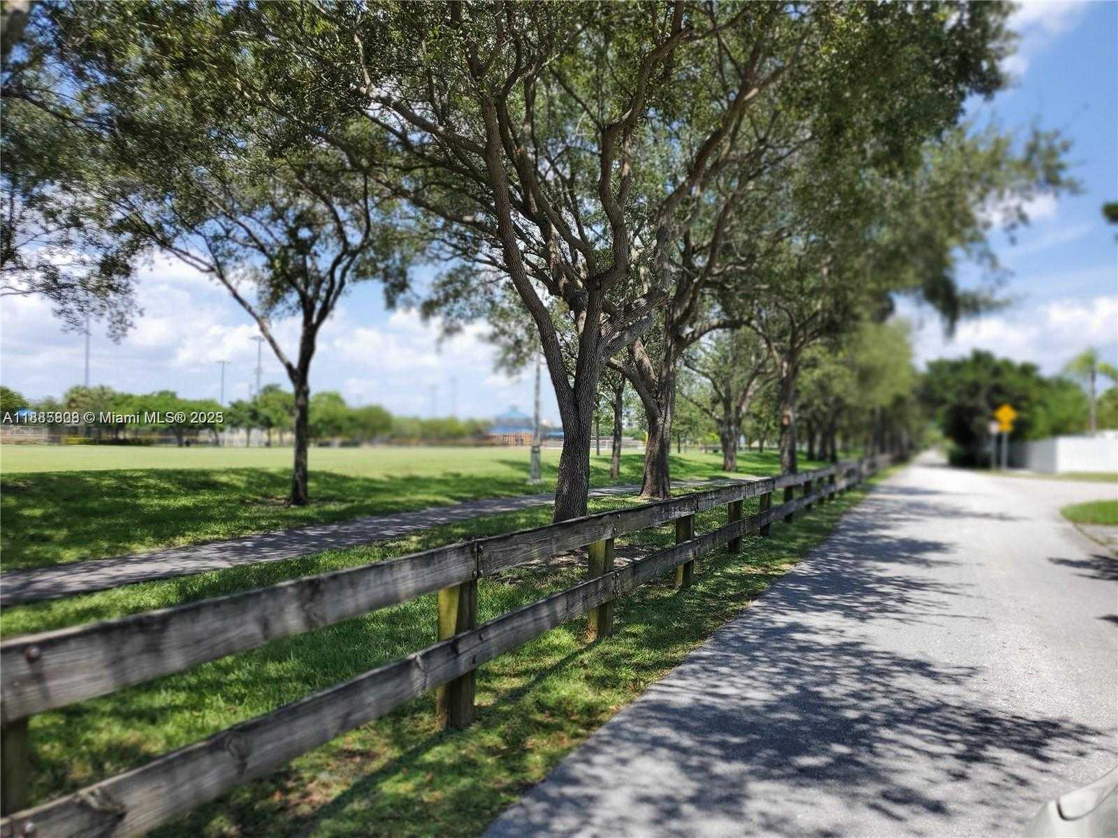 Small Image of 9400 SOUTH WEST 180TH ST, Palmetto Bay Number 42