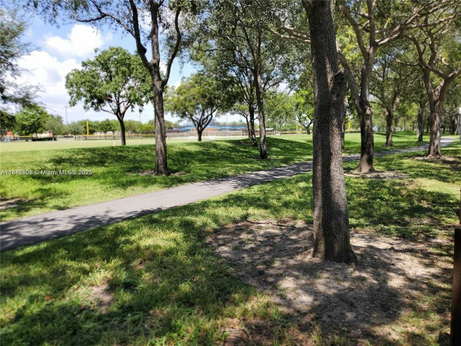Small Image of 9400 SOUTH WEST 180TH ST, Palmetto Bay Number 43