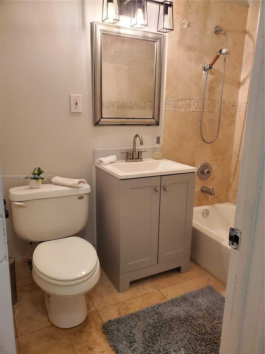 Small Image of 9400 SOUTH WEST 180TH ST, Palmetto Bay Number 6