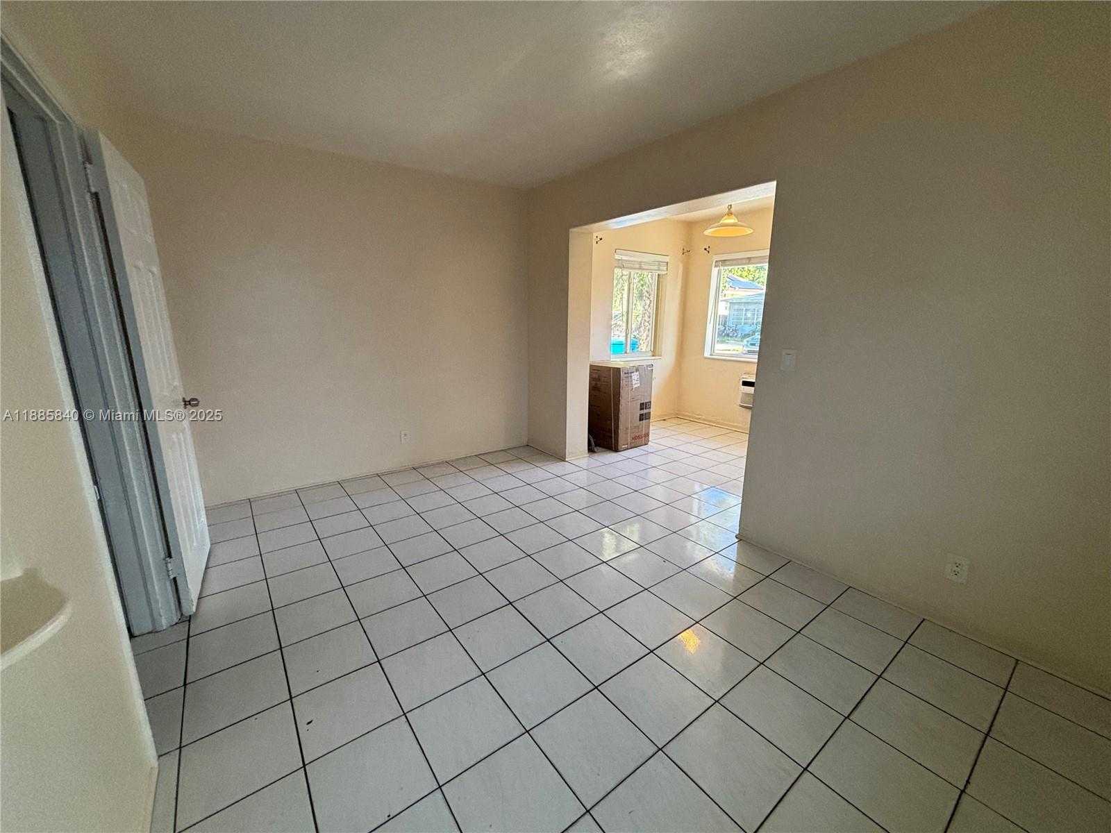 Small Image of 1942 MONROE ST #4, Hollywood Number 4