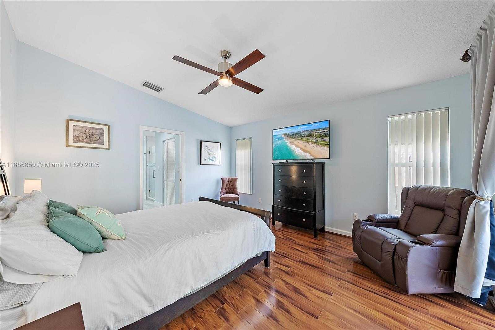 Small Image of 6051 KENDRICK ST, Jupiter Number 14