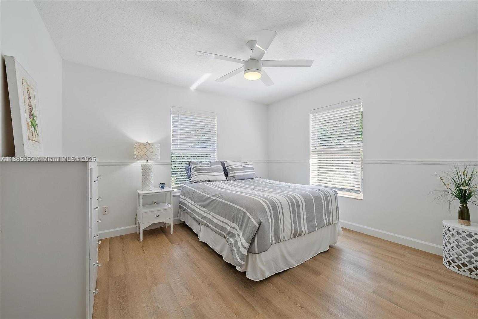 Small Image of 6051 KENDRICK ST, Jupiter Number 15