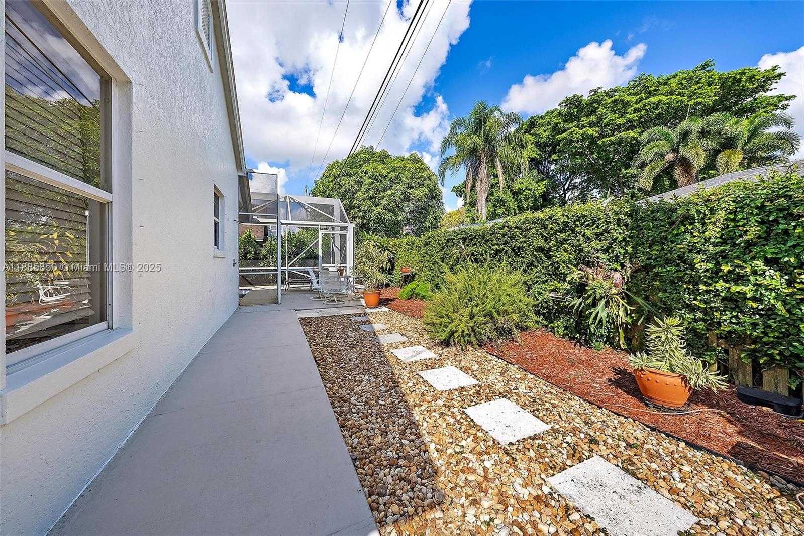 Small Image of 6051 KENDRICK ST, Jupiter Number 23