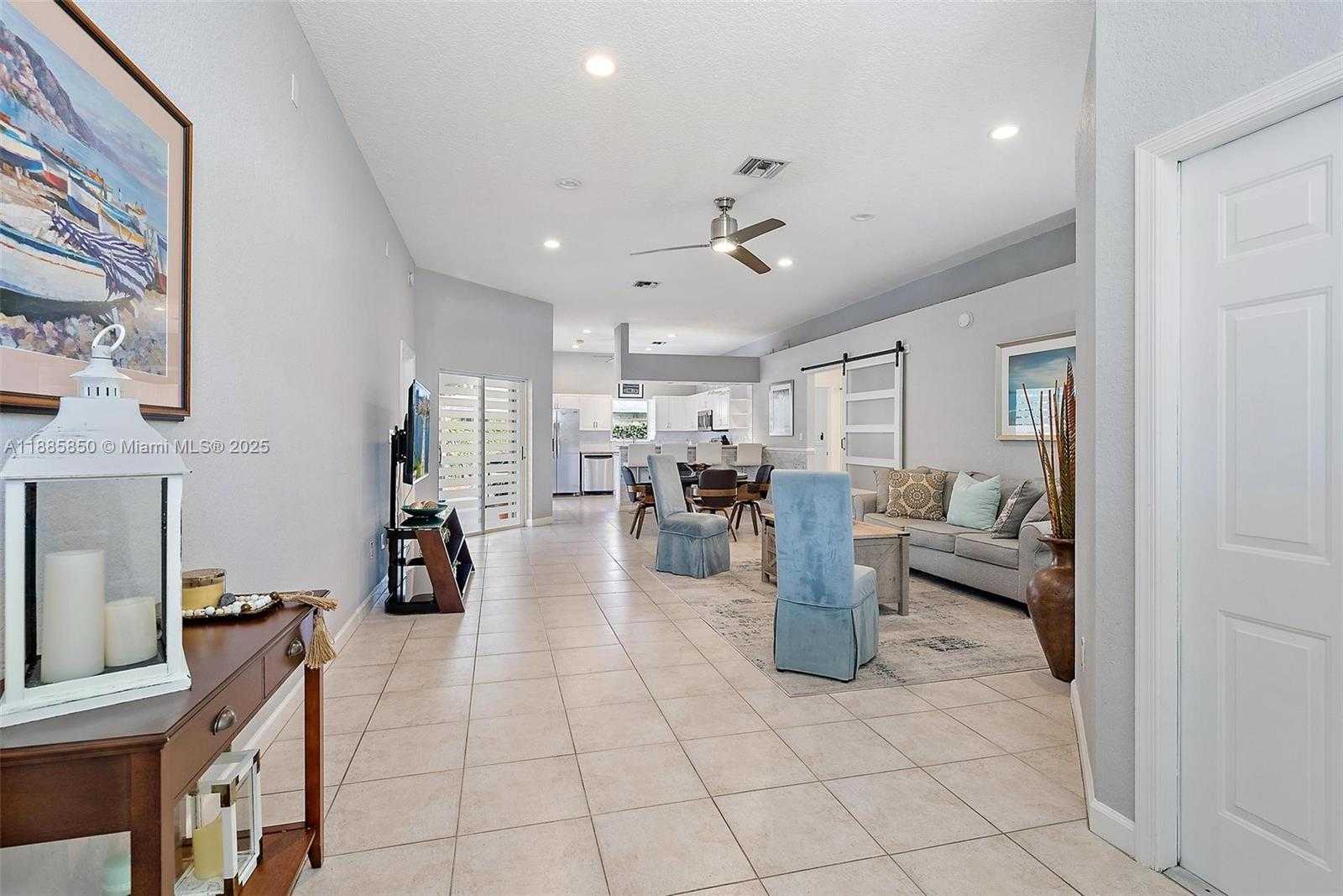 Small Image of 6051 KENDRICK ST, Jupiter Number 8