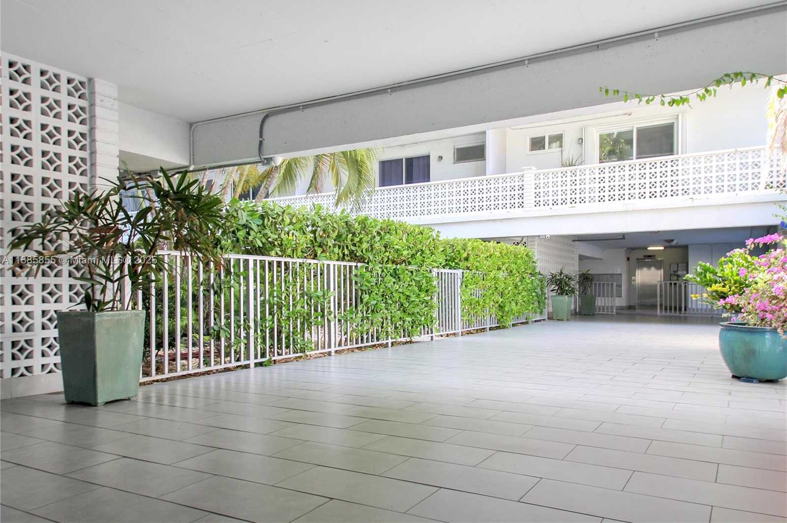 Small Image of 1620 WEST AVE #204, Miami Beach Number 10
